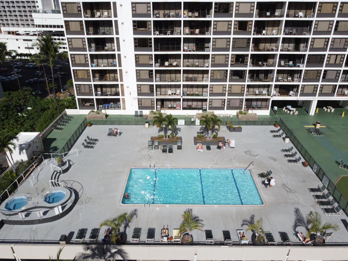 הונולולו Waikiki Banyan 1Br With Great Ocean Views, Steps To Beach & Parking! מראה חיצוני תמונה