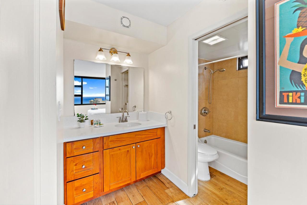 הונולולו Waikiki Banyan 1Br With Great Ocean Views, Steps To Beach & Parking! מראה חיצוני תמונה