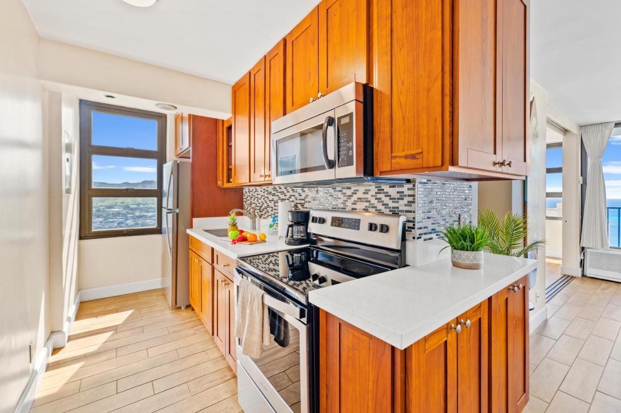 הונולולו Waikiki Banyan 1Br With Great Ocean Views, Steps To Beach & Parking! מראה חיצוני תמונה
