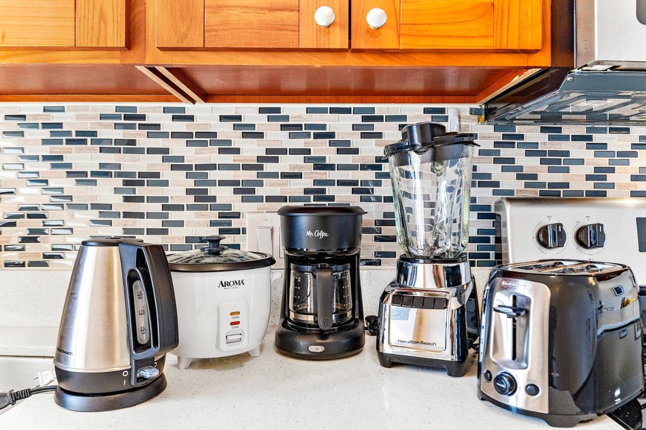 הונולולו Waikiki Banyan 1Br With Great Ocean Views, Steps To Beach & Parking! מראה חיצוני תמונה