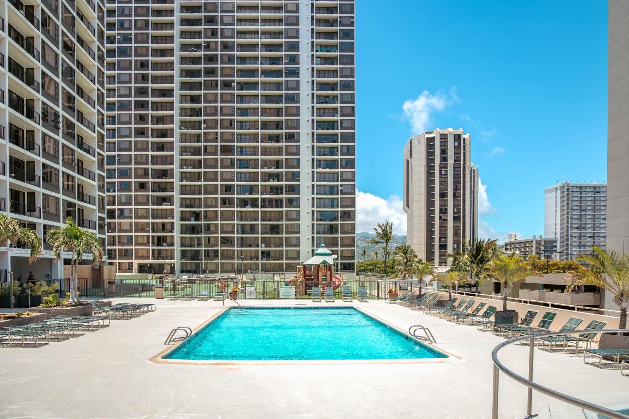 הונולולו Waikiki Banyan 1Br With Great Ocean Views, Steps To Beach & Parking! מראה חיצוני תמונה