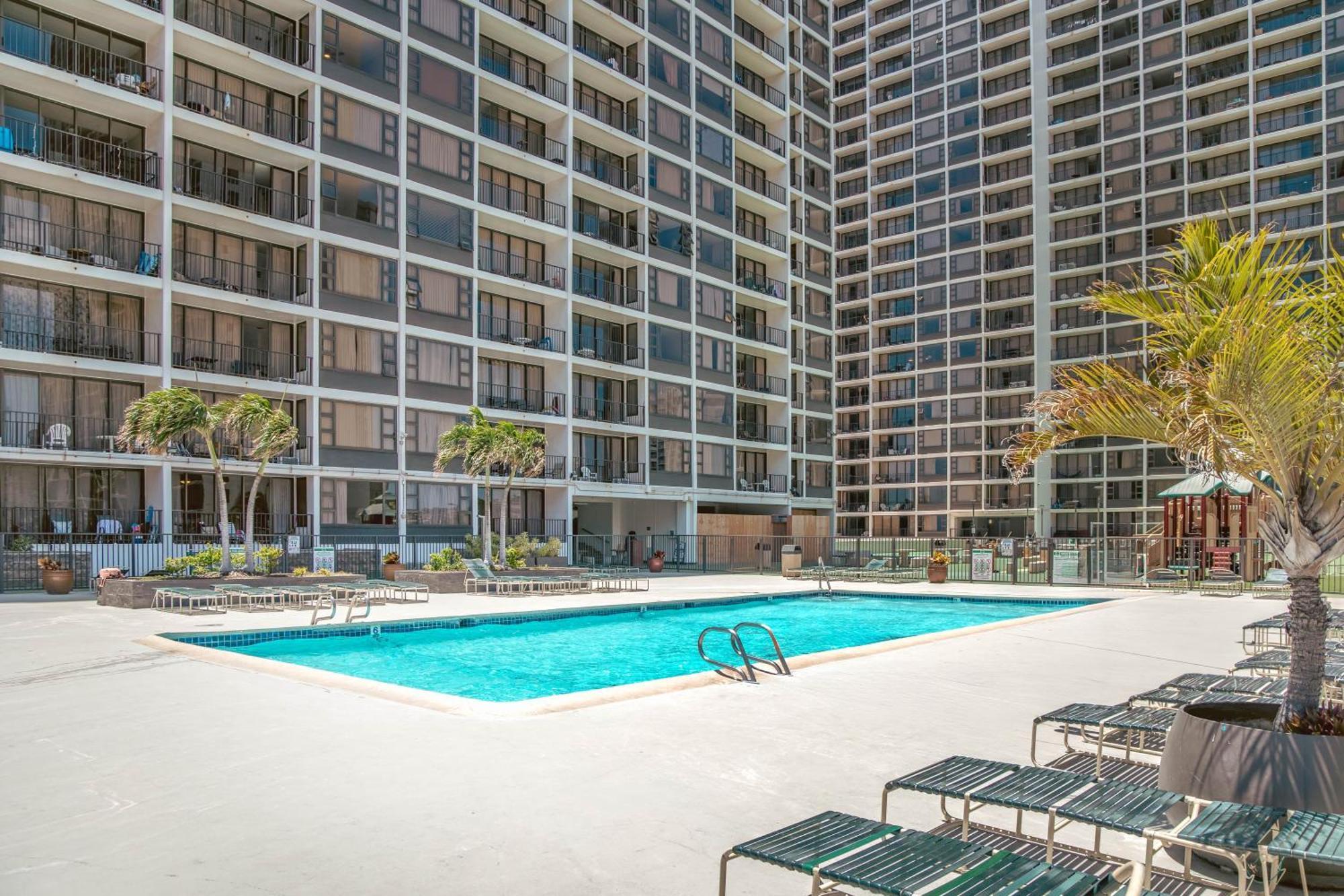 הונולולו Waikiki Banyan 1Br With Great Ocean Views, Steps To Beach & Parking! מראה חיצוני תמונה
