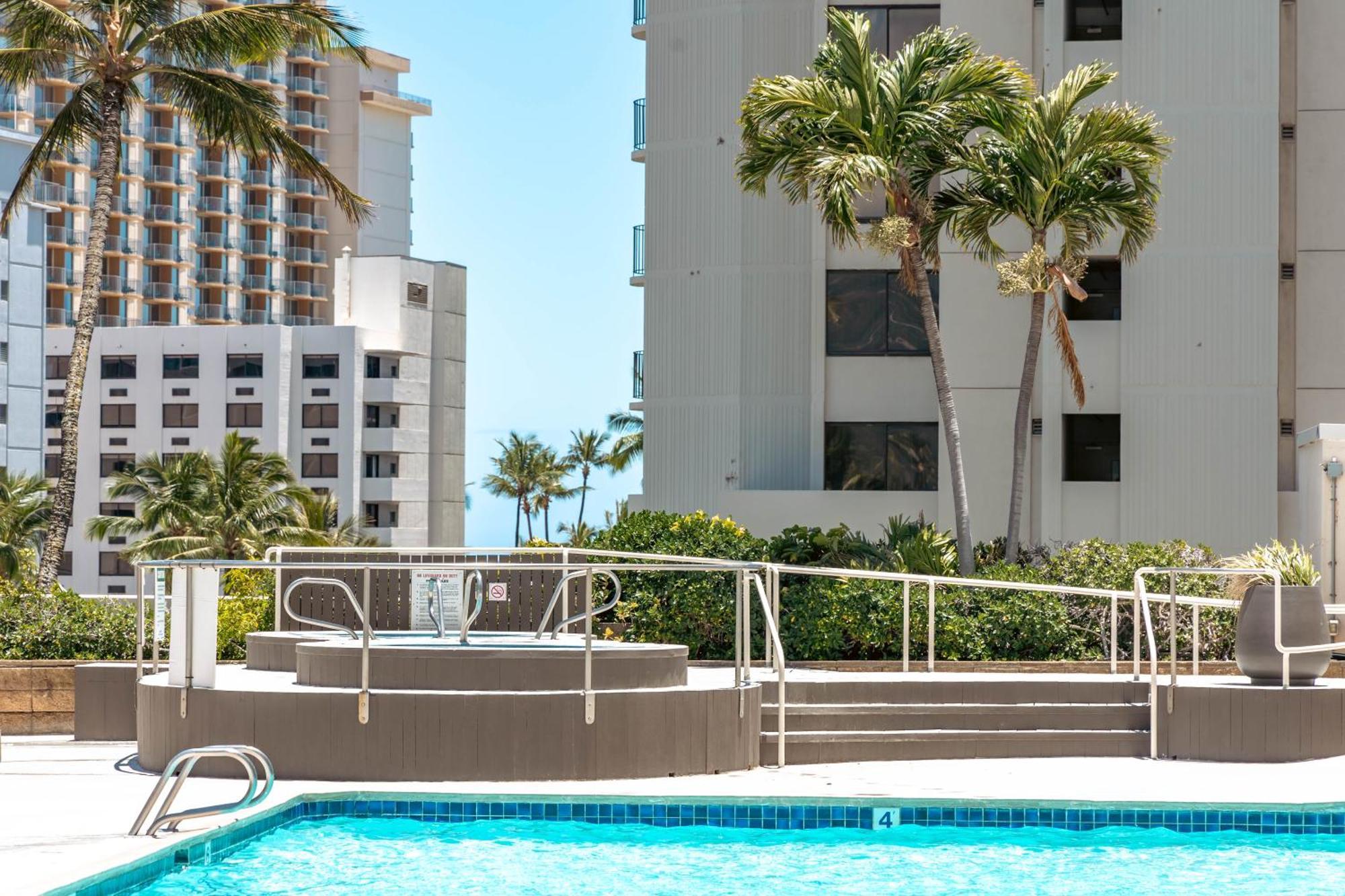 הונולולו Waikiki Banyan 1Br With Great Ocean Views, Steps To Beach & Parking! מראה חיצוני תמונה