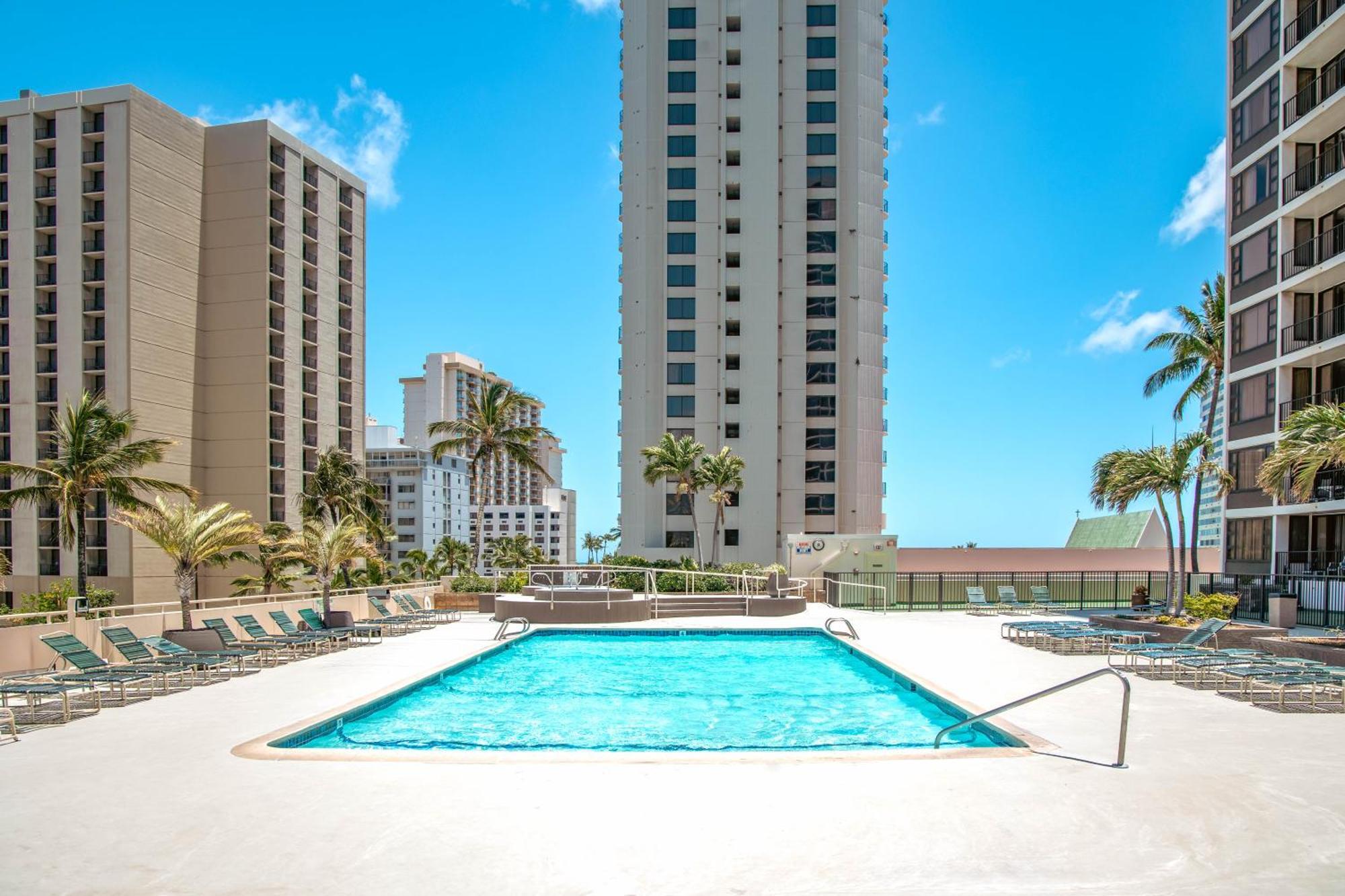 הונולולו Waikiki Banyan 1Br With Great Ocean Views, Steps To Beach & Parking! מראה חיצוני תמונה