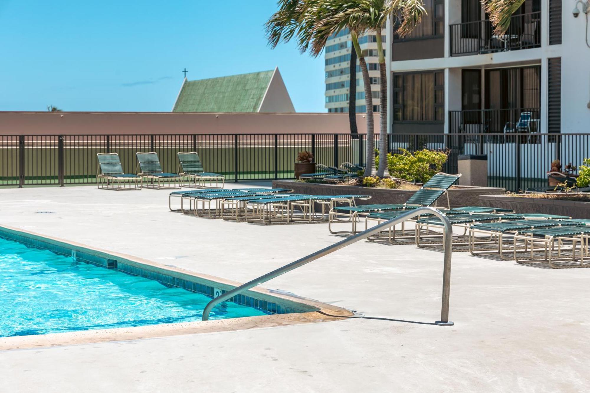 הונולולו Waikiki Banyan 1Br With Great Ocean Views, Steps To Beach & Parking! מראה חיצוני תמונה