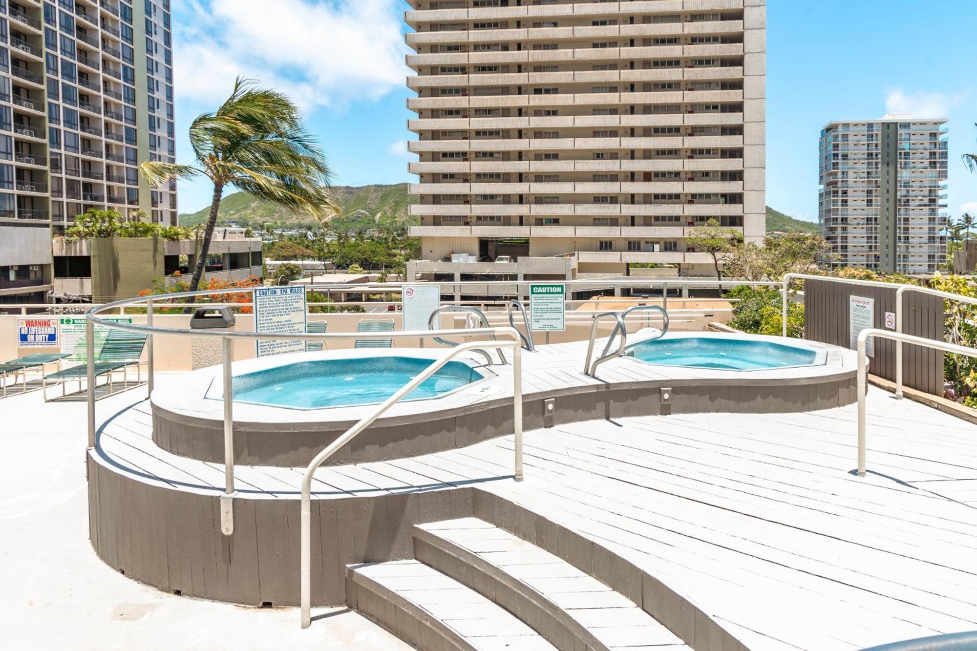 הונולולו Waikiki Banyan 1Br With Great Ocean Views, Steps To Beach & Parking! מראה חיצוני תמונה