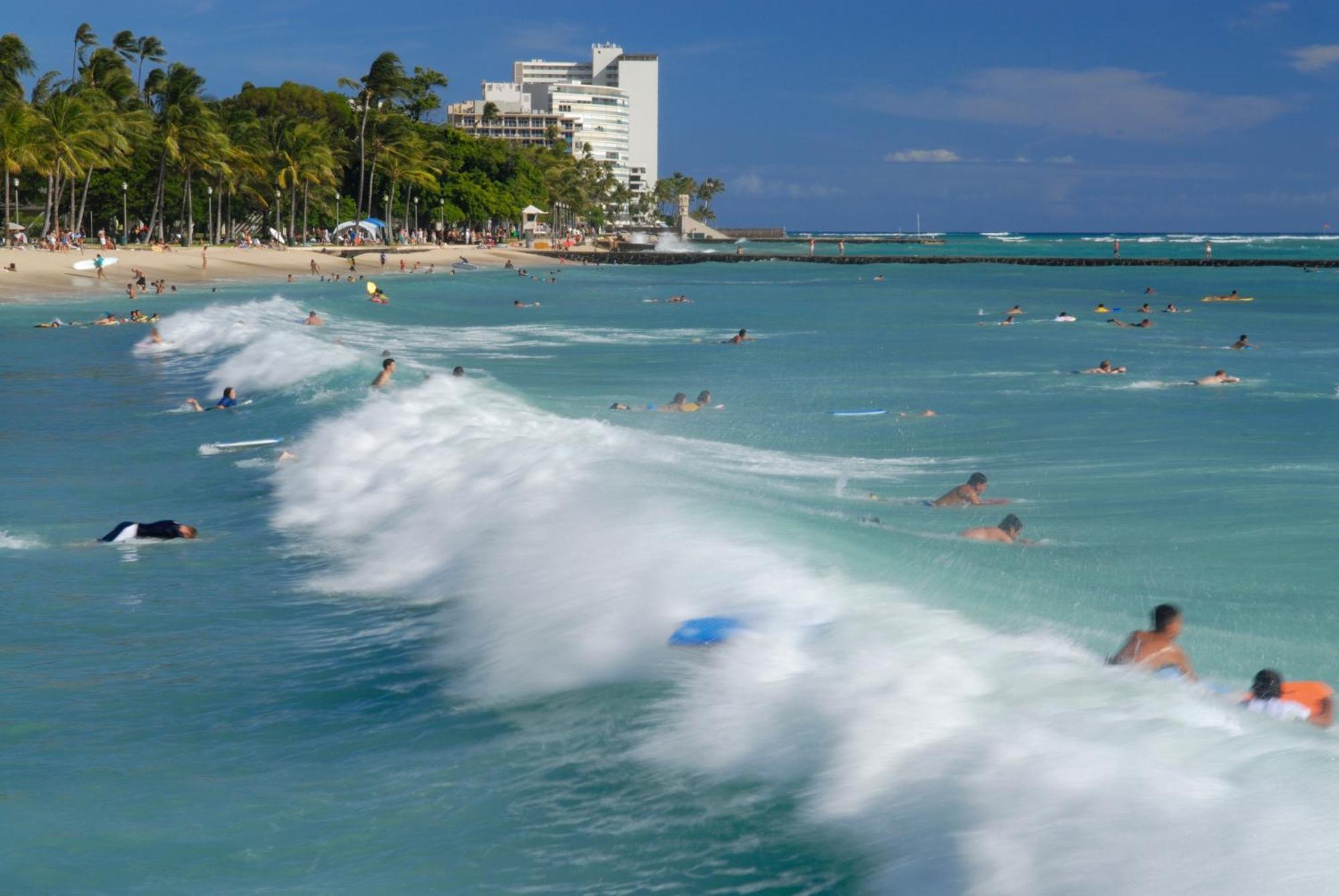 הונולולו Waikiki Banyan 1Br With Great Ocean Views, Steps To Beach & Parking! מראה חיצוני תמונה