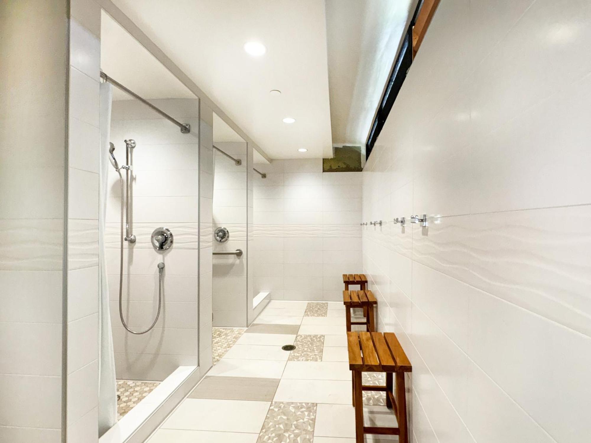 הונולולו Waikiki Banyan 1Br With Great Ocean Views, Steps To Beach & Parking! מראה חיצוני תמונה